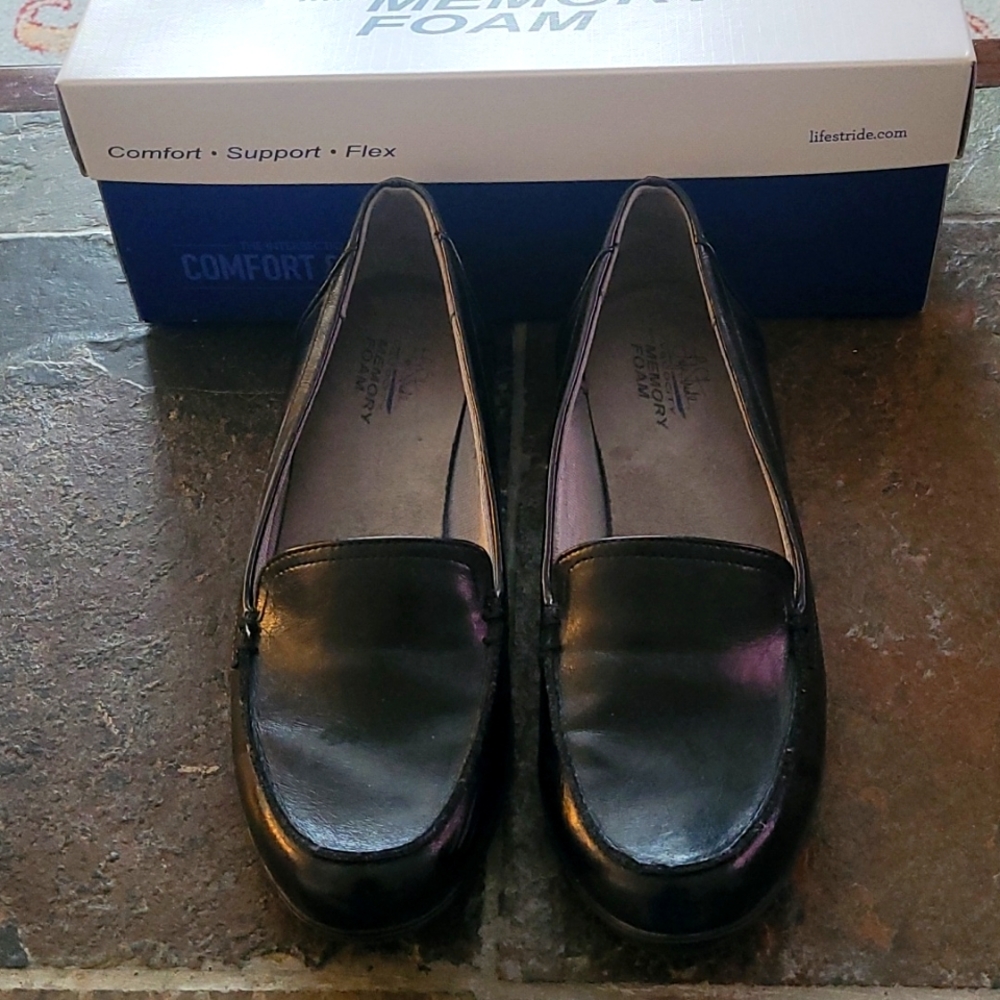 Life Stride memory foam shoes